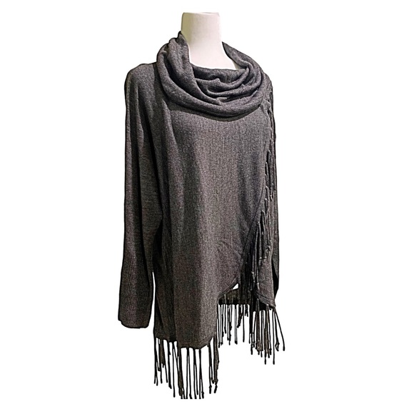 New York Collection Sweater Poncho W/Fringes Sweater Gray Color Sweater Size M - Picture 6 of 10